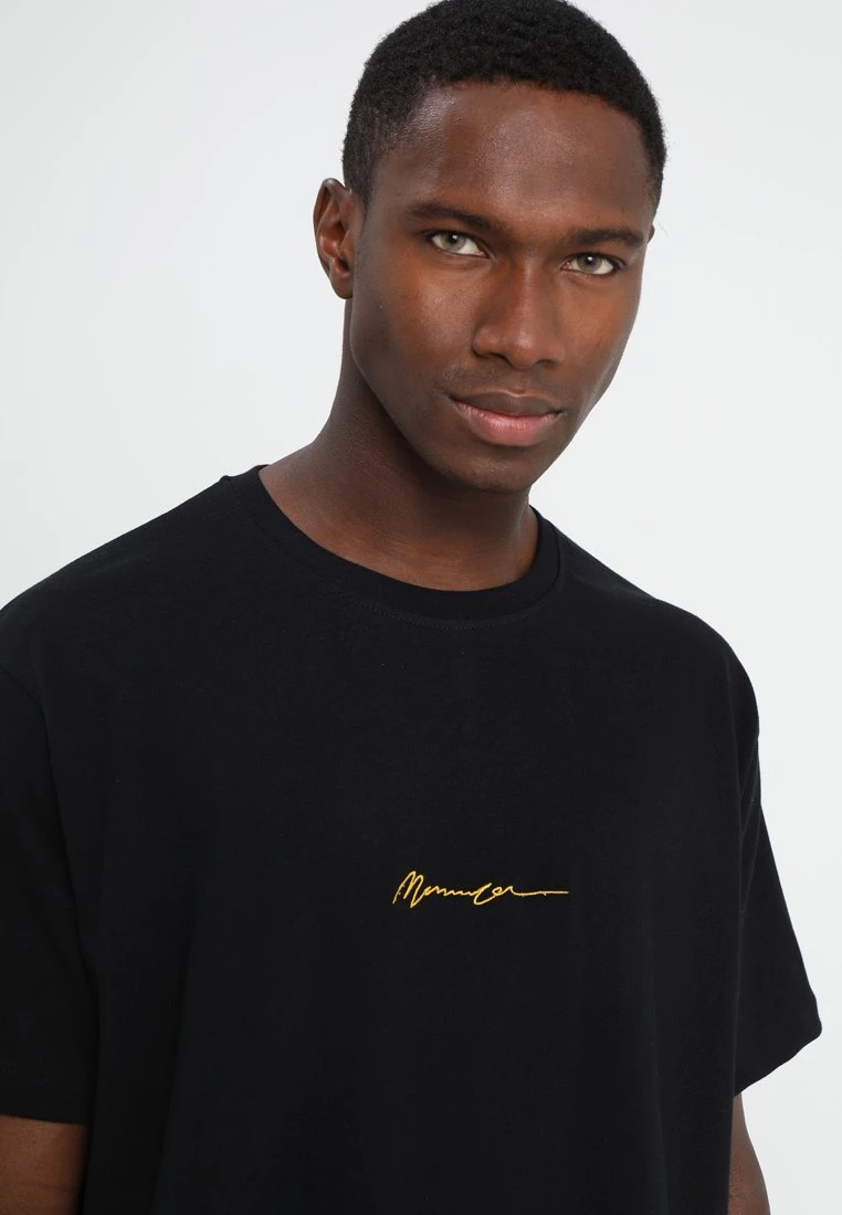 Bestpreis 👍 Mennace ESSENTIAL REGULAR RELAXED SIG TEE UNISEX - T-Shirt Basic - Black 🎉 – Bild 4