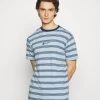 Großhandel 😍 Mennace CLASSIC HORIZONTAL STRIPE UNISEX - T-Shirt Print - Light Blue 🤩