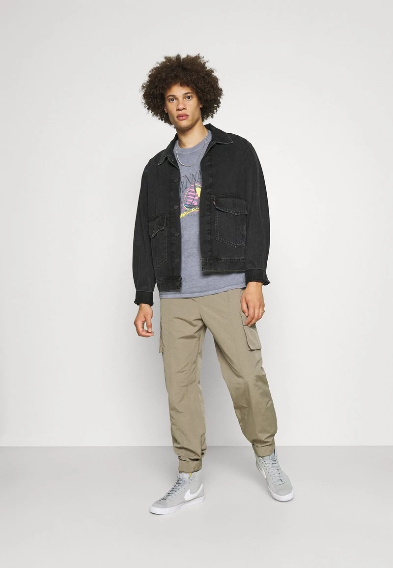 Brandneu 🤩 Mennace SUNDAZE YACHT REGULAR 👕 SHIRT - T-Shirt Print - Grey, Herren 🤩 – Bild 2