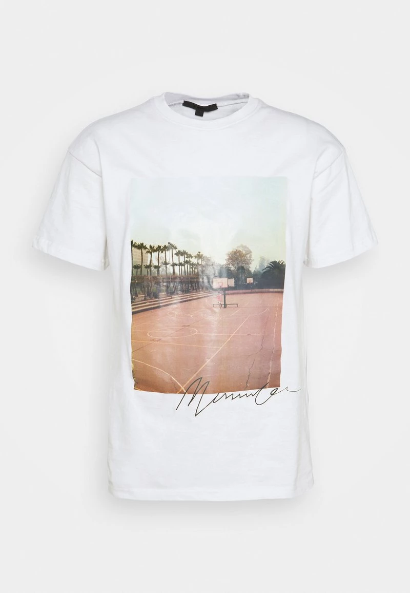 Budget 🌟 Mennace COURTSIDE 🏀 BASKETBALL REGULAR - T-Shirt Print - White, Herren 💯 – Bild 4