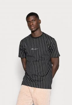 Brandneu ⭐ Mennace TEE WITH EMBROIDERY - T-Shirt Print - Black, Unisex 🥰