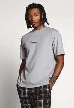 Neu ❤️ Mennace ESSENTIAL REGULAR RELAXED SIG TEE UNISEX - T-Shirt Basic - Slate Grey ✔️