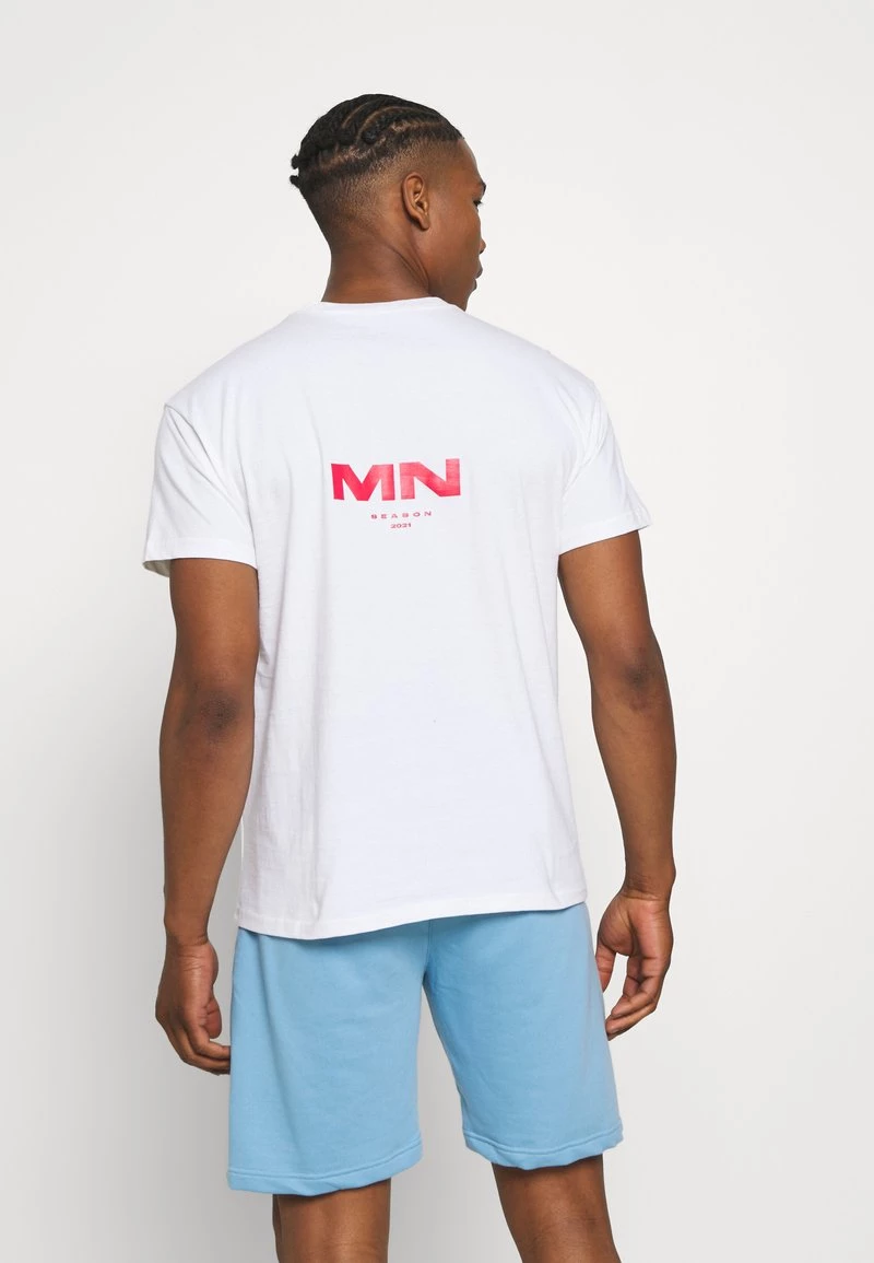 Budget 🌟 Mennace COURTSIDE 🏀 BASKETBALL REGULAR - T-Shirt Print - White, Herren 💯 – Bild 3