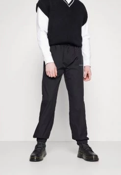 Großhandel 🎁 Mennace CUFFED TROUSER - Stoffhose - Black, Herren 👍
