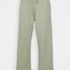 Bestpreis 🎉 Mennace RECLAIM STRAIGHT LEG JOGGER UNISEX - Jogginghose - Green ⭐
