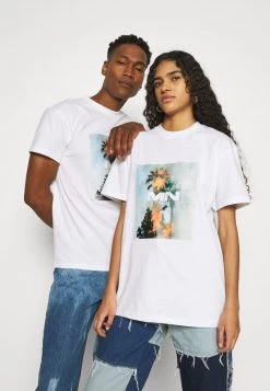 Besorgen 🎁 Mennace BURNING PALM TREE REGULAR UNISEX - T-Shirt Print - White 🌟