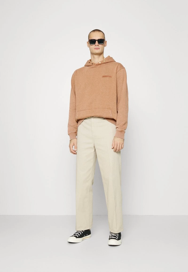 Bestes Angebot 😀 Mennace UNISEX - Sweatshirt - Brown 🎁 – Bild 2