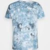 Brandneu 👏 Mennace BREEZE TIE DYE REGULAR UNISEX - T-Shirt Print - Light Blue 💯