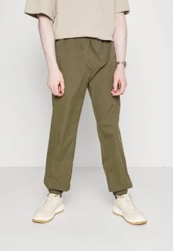 Angebote 🤩 Mennace CUFFED TROUSER - Stoffhose - Green, Herren 🔔